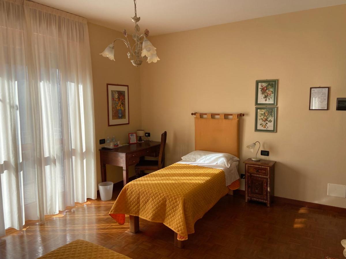 수사 La Via Del Sole B&B 외부 사진